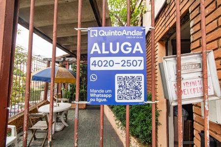 Studio para alugar com 25m², 1 quarto e 1 vaga Studio para alugar com 25m², 1 quarto e 1 vagaPlaca