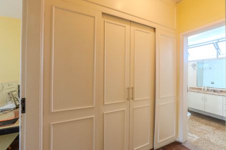 Apartamento à venda com 232m², 3 quartos e 2 vagasCorredor