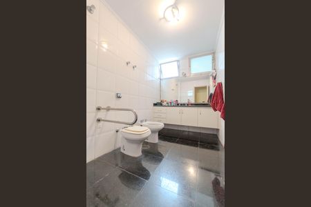 Apartamento à venda com 232m², 3 quartos e 2 vagasBanheiro