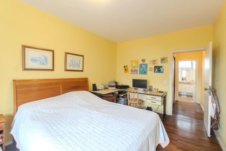 Apartamento à venda com 232m², 3 quartos e 2 vagasSuíte 1