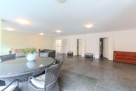 Apartamento à venda com 232m², 3 quartos e 2 vagasÁrea comum - Salão de festas