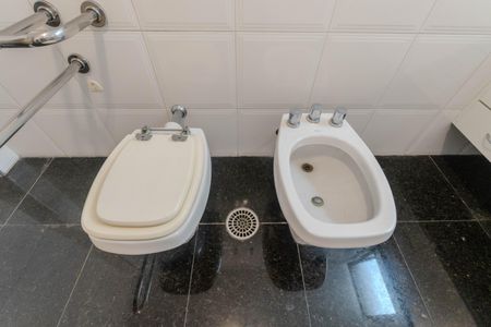 Apartamento à venda com 232m², 3 quartos e 2 vagasBanheiro