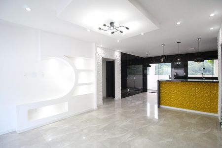 Casa de condomínio para alugar com 160m², 2 quartos e 1 vagaSala