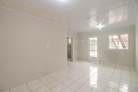 Casa à venda com 330m², 2 quartos e 2 vagasEdícula - Sala e Cozinha