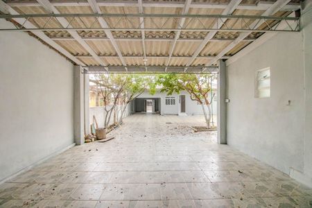 Casa à venda com 330m², 2 quartos e 2 vagasGaragem