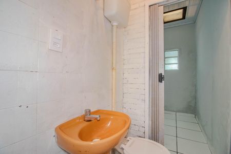 Casa à venda com 330m², 2 quartos e 2 vagasBanheiro da Suíte 2