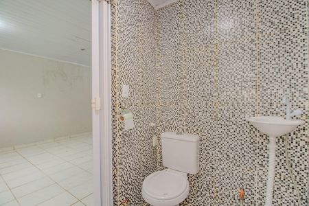 Casa à venda com 330m², 2 quartos e 2 vagasEdícula - Banheiro