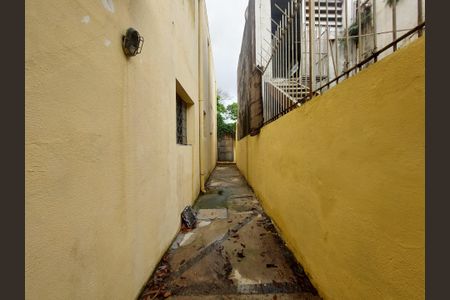 Casa à venda com 230m², 5 quartos e 2 vagasCorredor