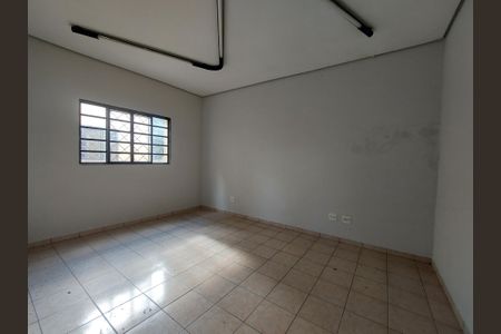 Casa à venda com 230m², 5 quartos e 2 vagasQuarto 5