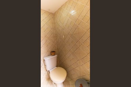 Casa à venda com 230m², 4 quartos e 4 vagas Casa à venda com 230m², 4 quartos e 4 vagasBanheiro de Serviço