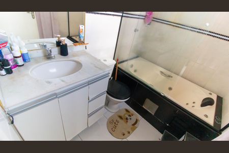 Casa à venda com 230m², 4 quartos e 4 vagas Casa à venda com 230m², 4 quartos e 4 vagasBanheiro da Suíte 1