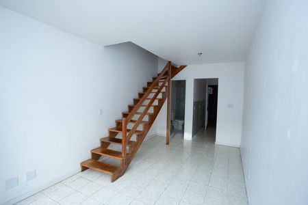 Casa de condomínio para alugar com 80m², 2 quartos e 1 vaga Casa de condomínio para alugar com 80m², 2 quartos e 1 vagaSala
