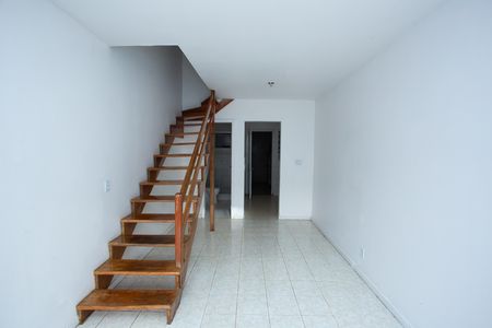 Casa de condomínio para alugar com 80m², 2 quartos e 1 vaga Casa de condomínio para alugar com 80m², 2 quartos e 1 vagaSala