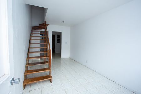 Casa de condomínio para alugar com 80m², 2 quartos e 1 vaga Casa de condomínio para alugar com 80m², 2 quartos e 1 vagaSala
