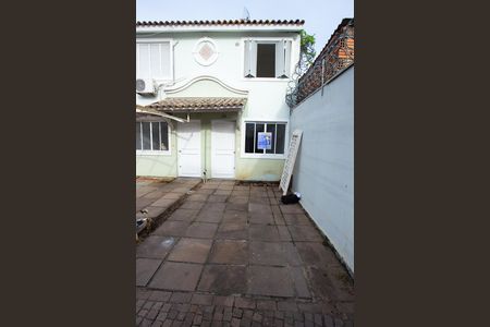 Casa de condomínio para alugar com 80m², 2 quartos e 1 vaga Casa de condomínio para alugar com 80m², 2 quartos e 1 vagaFachada