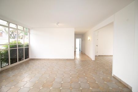 Casa à venda com 290m², 5 quartos e 2 vagasSala