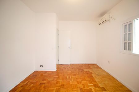 Casa à venda com 290m², 5 quartos e 2 vagasQuarto 2