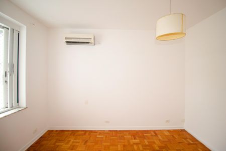 Casa à venda com 290m², 5 quartos e 2 vagasQuarto 3