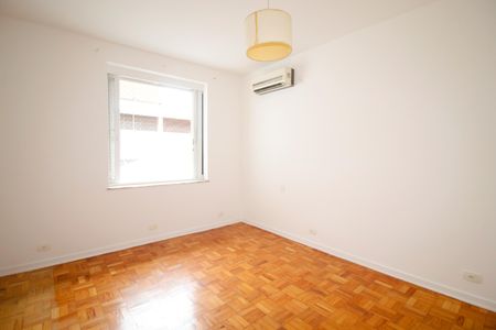 Casa à venda com 290m², 5 quartos e 2 vagasQuarto 3