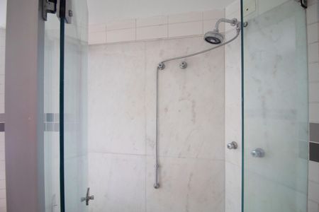 Casa à venda com 290m², 5 quartos e 2 vagasBanheiro da Suíte 1