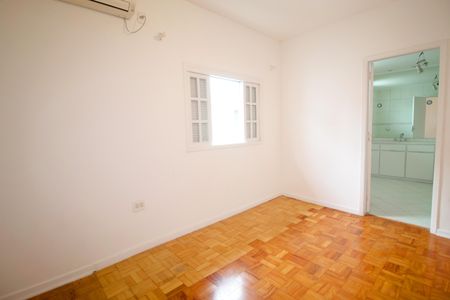 Casa à venda com 290m², 5 quartos e 2 vagasQuarto 2