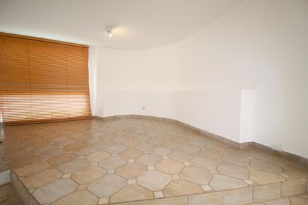 Casa à venda com 290m², 5 quartos e 2 vagasSala