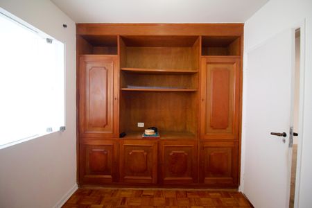 Casa à venda com 290m², 5 quartos e 2 vagasQuarto