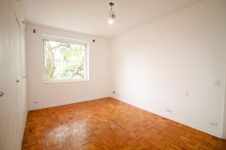 Casa à venda com 290m², 5 quartos e 2 vagasQuarto 3