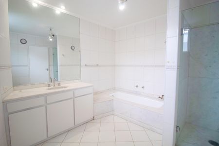 Casa à venda com 290m², 5 quartos e 2 vagasBanheiro 