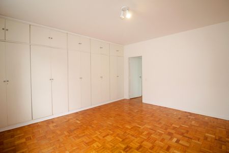 Casa à venda com 290m², 5 quartos e 2 vagasSuíte 2