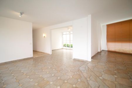 Casa à venda com 290m², 5 quartos e 2 vagasSala