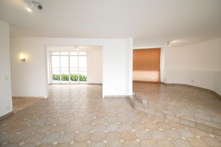 Casa à venda com 290m², 5 quartos e 2 vagasSala