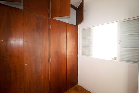 Casa à venda com 290m², 5 quartos e 2 vagasQuarto de Serviço