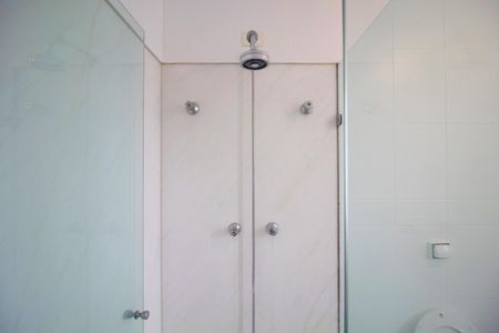 Casa à venda com 290m², 5 quartos e 2 vagasBanheiro da Suíte 2