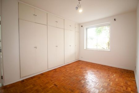 Casa à venda com 290m², 5 quartos e 2 vagasQuarto 3