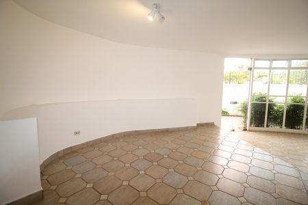 Casa à venda com 290m², 5 quartos e 2 vagasSala