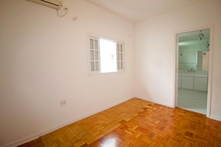Casa à venda com 290m², 5 quartos e 2 vagasQuarto 2