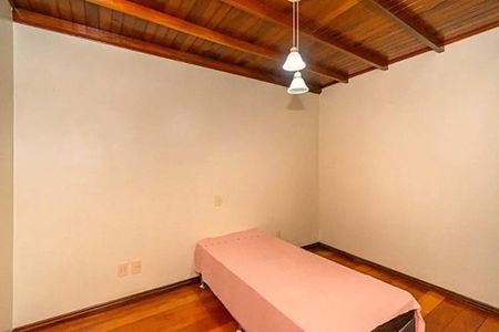 Casa para alugar com 216m², 4 quartos e 2 vagas Casa para alugar com 216m², 4 quartos e 2 vagasQuarto 3