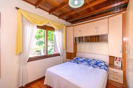 Casa para alugar com 216m², 4 quartos e 2 vagas Casa para alugar com 216m², 4 quartos e 2 vagasQuarto 1