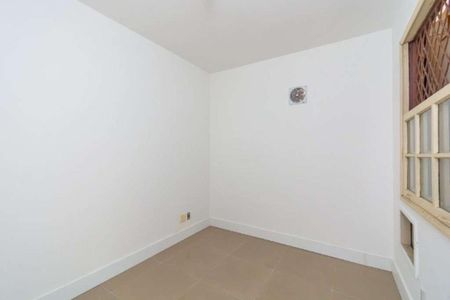 Casa para alugar com 216m², 4 quartos e 2 vagas