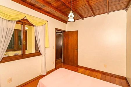 Casa para alugar com 216m², 4 quartos e 2 vagas Casa para alugar com 216m², 4 quartos e 2 vagasQuarto 2