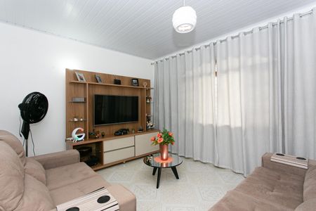 Casa à venda com 192m², 2 quartos e 3 vagasSala