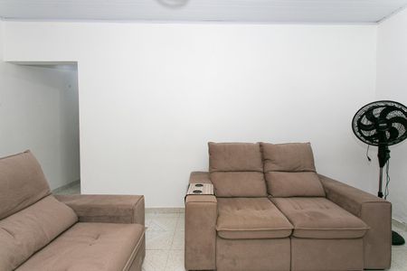 Casa à venda com 192m², 2 quartos e 3 vagasSala