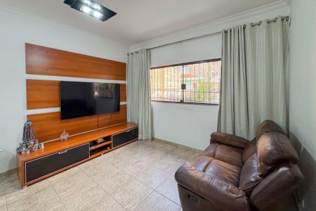 Casa à venda com 300m², 2 quartos e 2 vagasSala