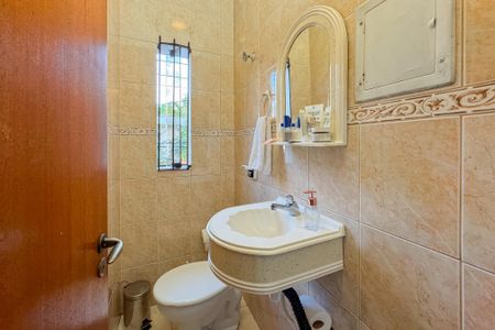 Casa à venda com 300m², 2 quartos e 2 vagasLavabo