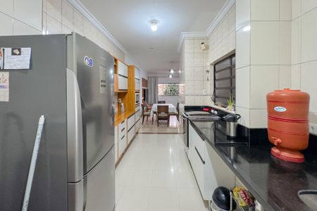 Casa à venda com 300m², 2 quartos e 2 vagasCozinha