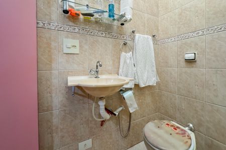 Casa à venda com 300m², 2 quartos e 2 vagasBanheiro da Suíte