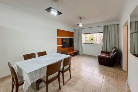 Casa à venda com 300m², 2 quartos e 2 vagasSala