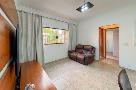 Casa à venda com 300m², 2 quartos e 2 vagasSala