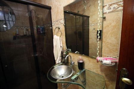 Casa à venda com 62m², 3 quartos e 2 vagasBanheiro